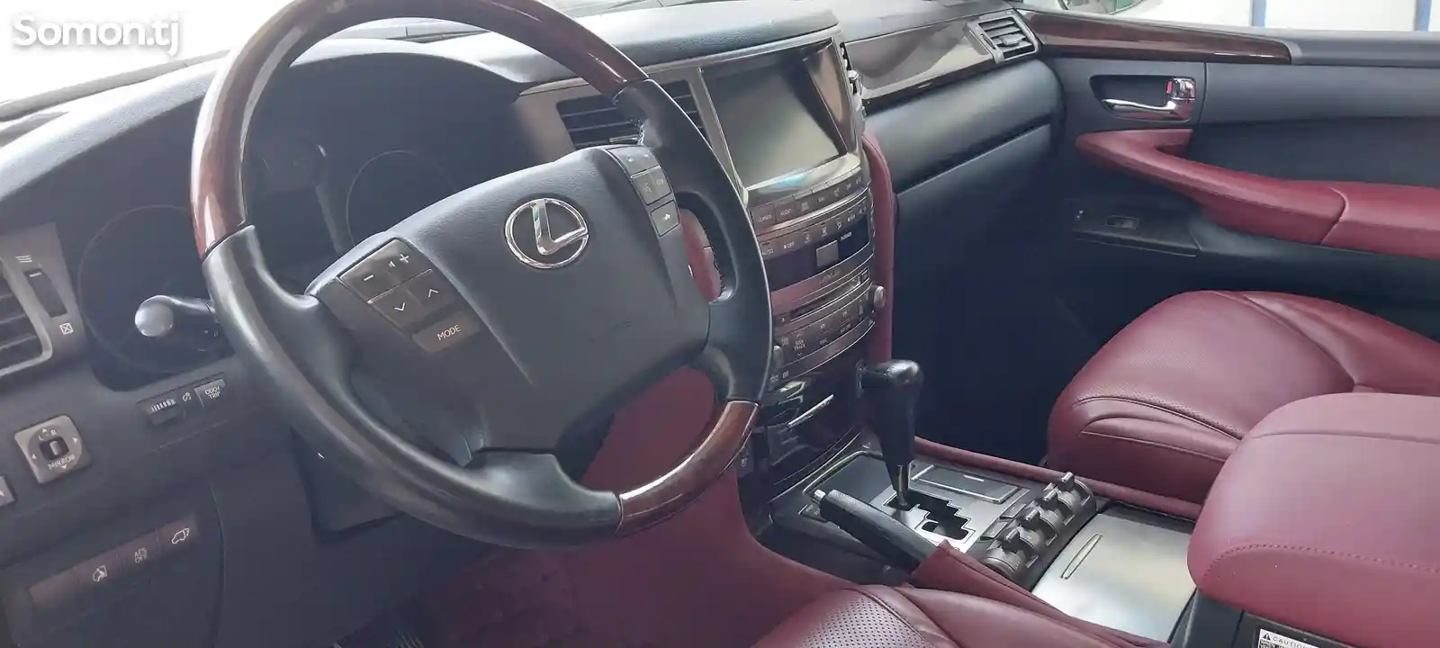 Lexus LX series, 2010-11