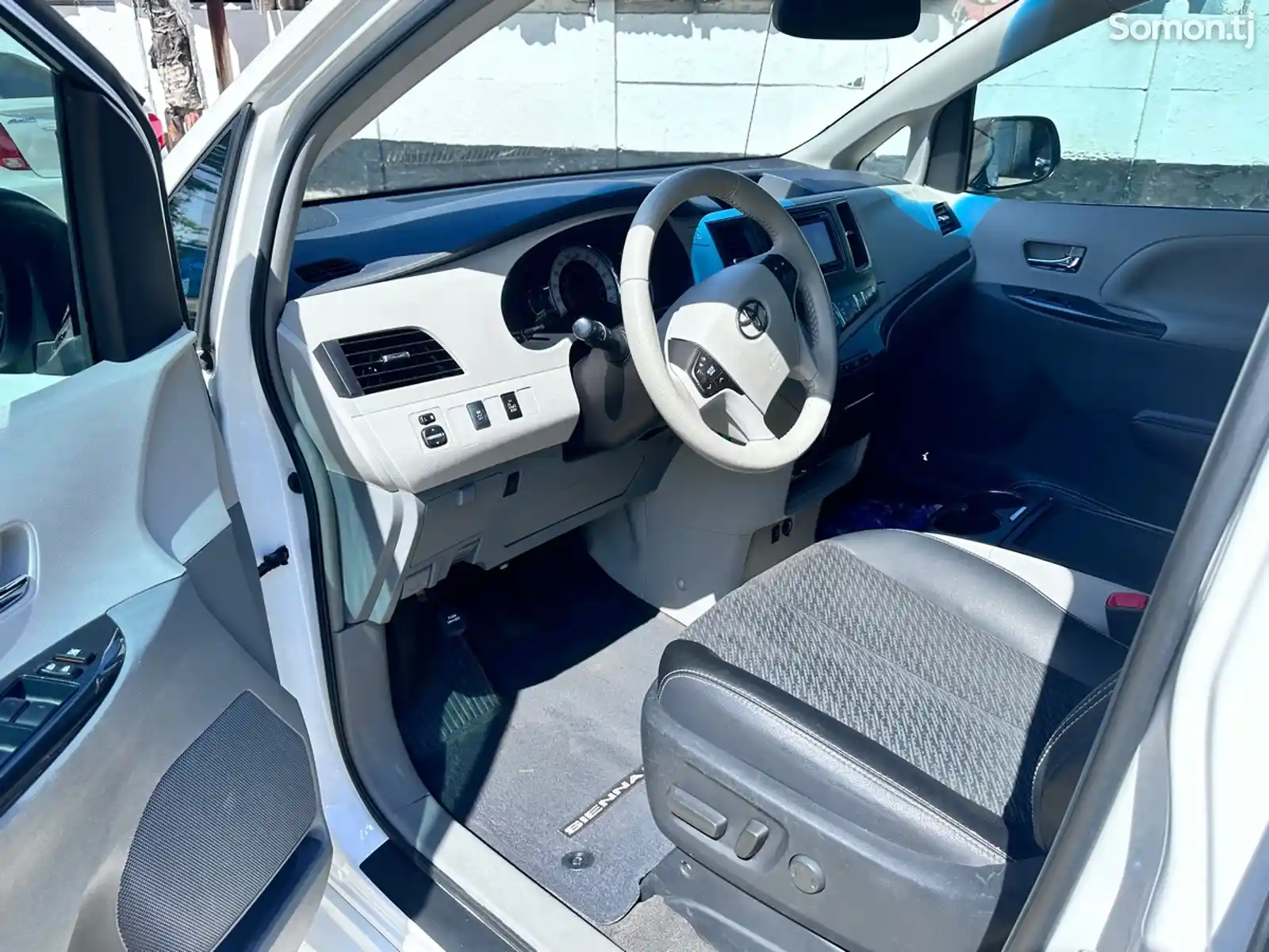 Toyota Sienna, 2014-9