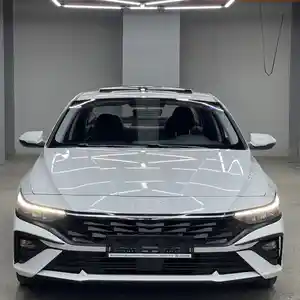 Hyundai Elantra, 2024