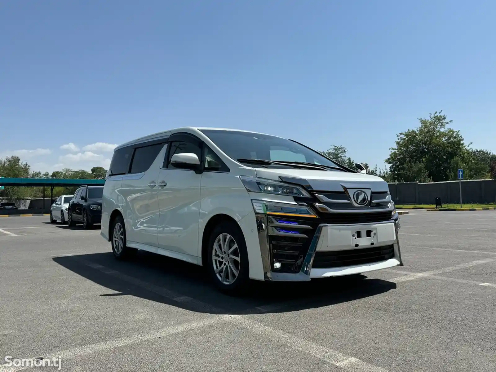 Toyota Vellfire, 2018-3