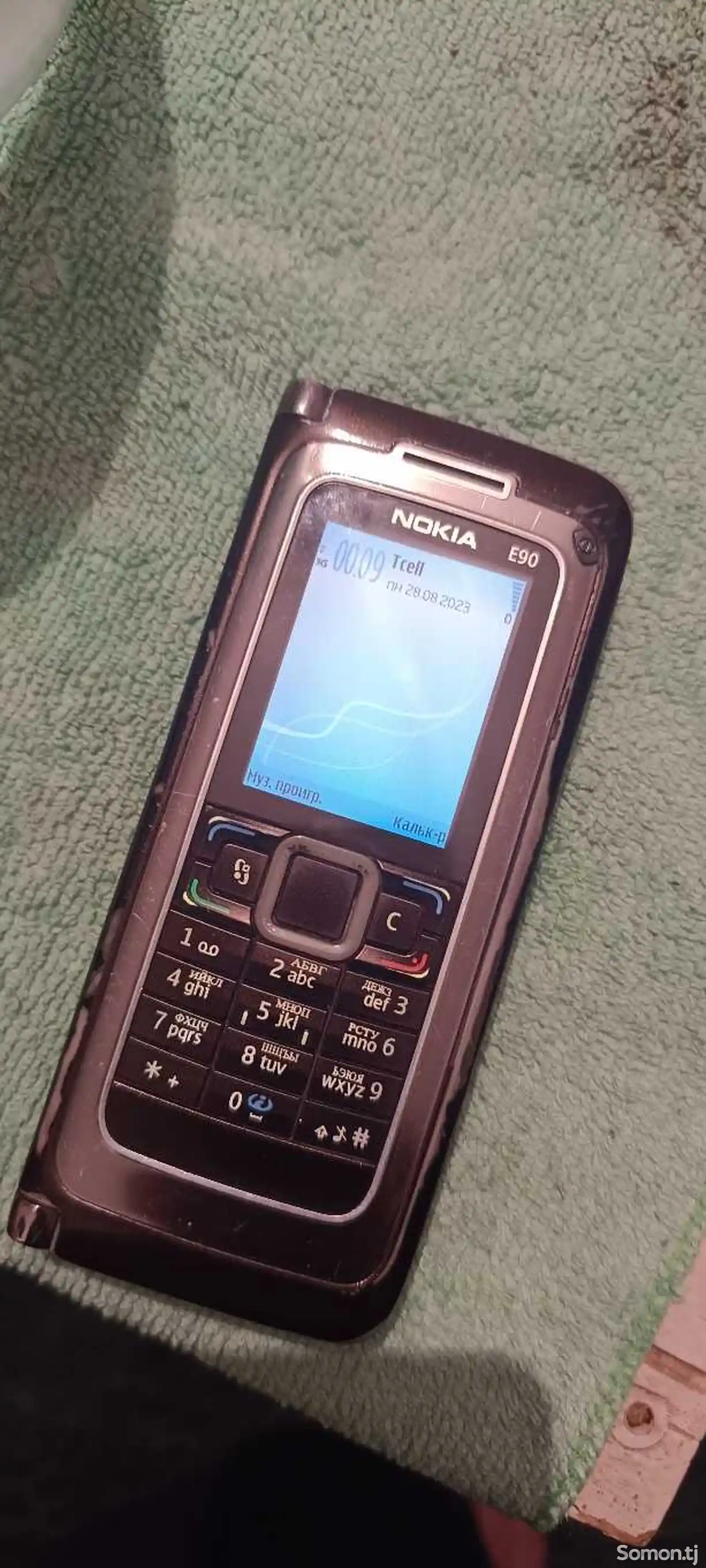 Nokia E90-4