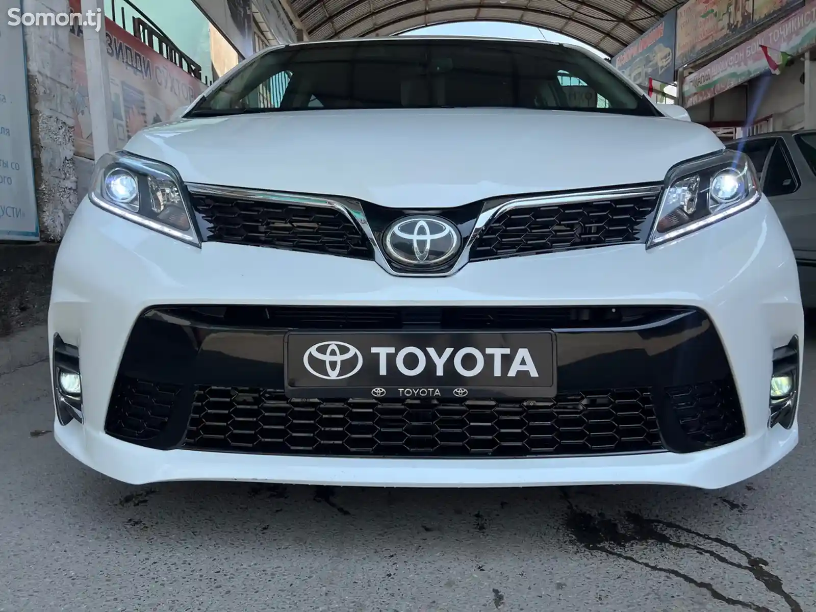Toyota Sienna, 2015-3