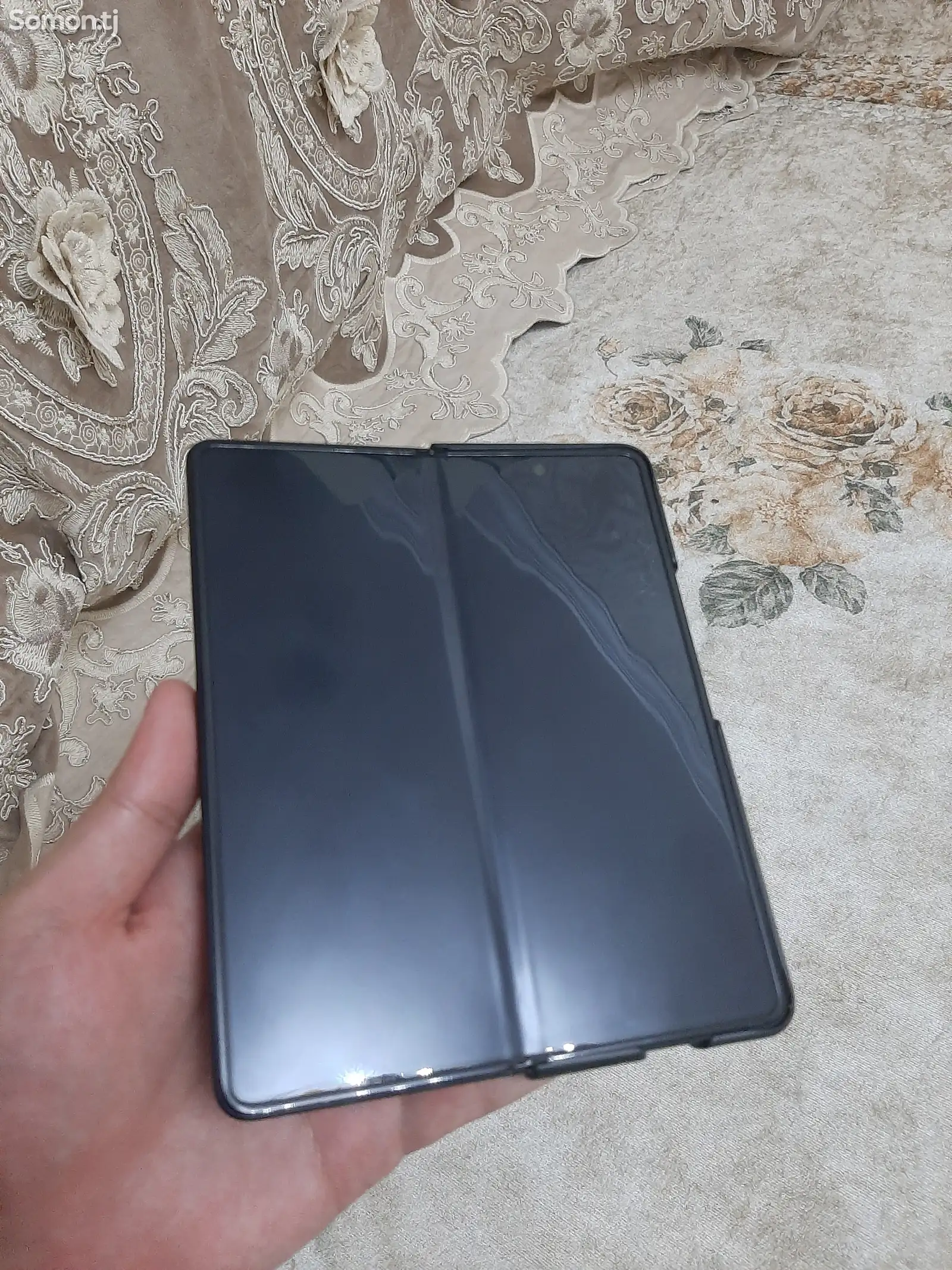 Samsung Galaxy fold 3-1