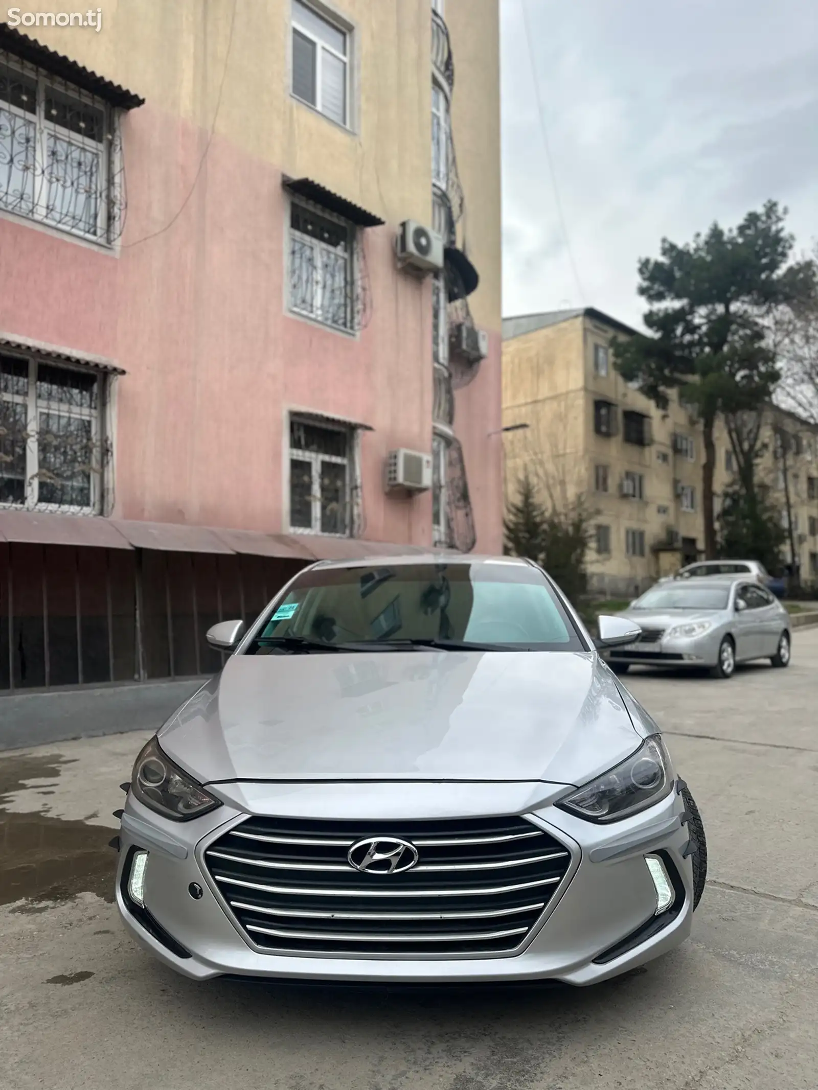 Hyundai Elantra, 2017-1