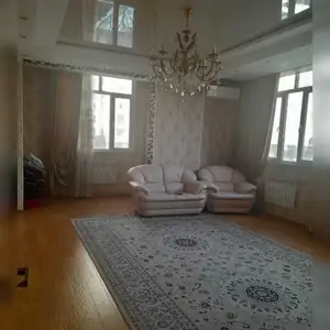 2-комн. квартира, 2 этаж, 76м², Дом печать