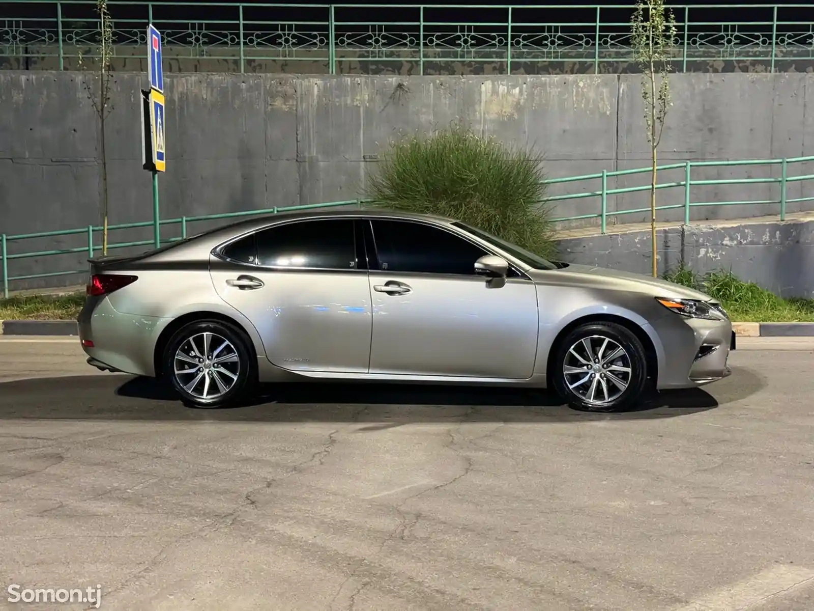 Lexus ES series, 2017-3