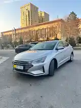 Hyundai Elantra, 2019-4