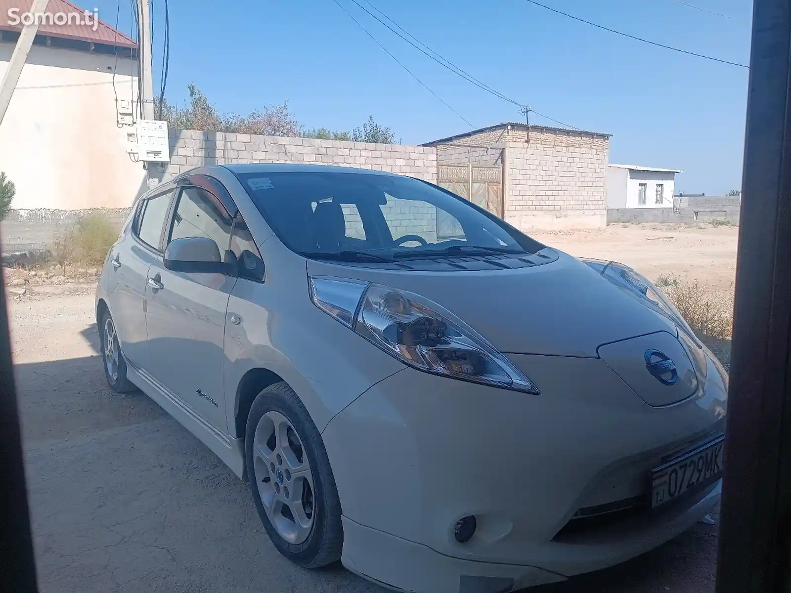 Nissan Leaf, 2011-1