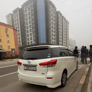 Toyota Wish, 2011