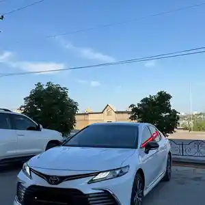 Toyota Camry, 2023