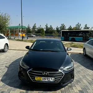 Hyundai Elantra, 2017