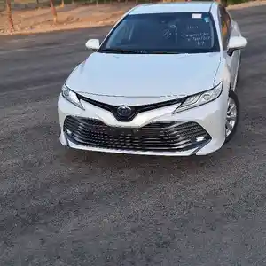 Toyota Camry, 2018