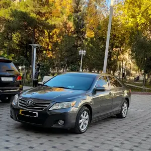 Toyota Camry, 2010