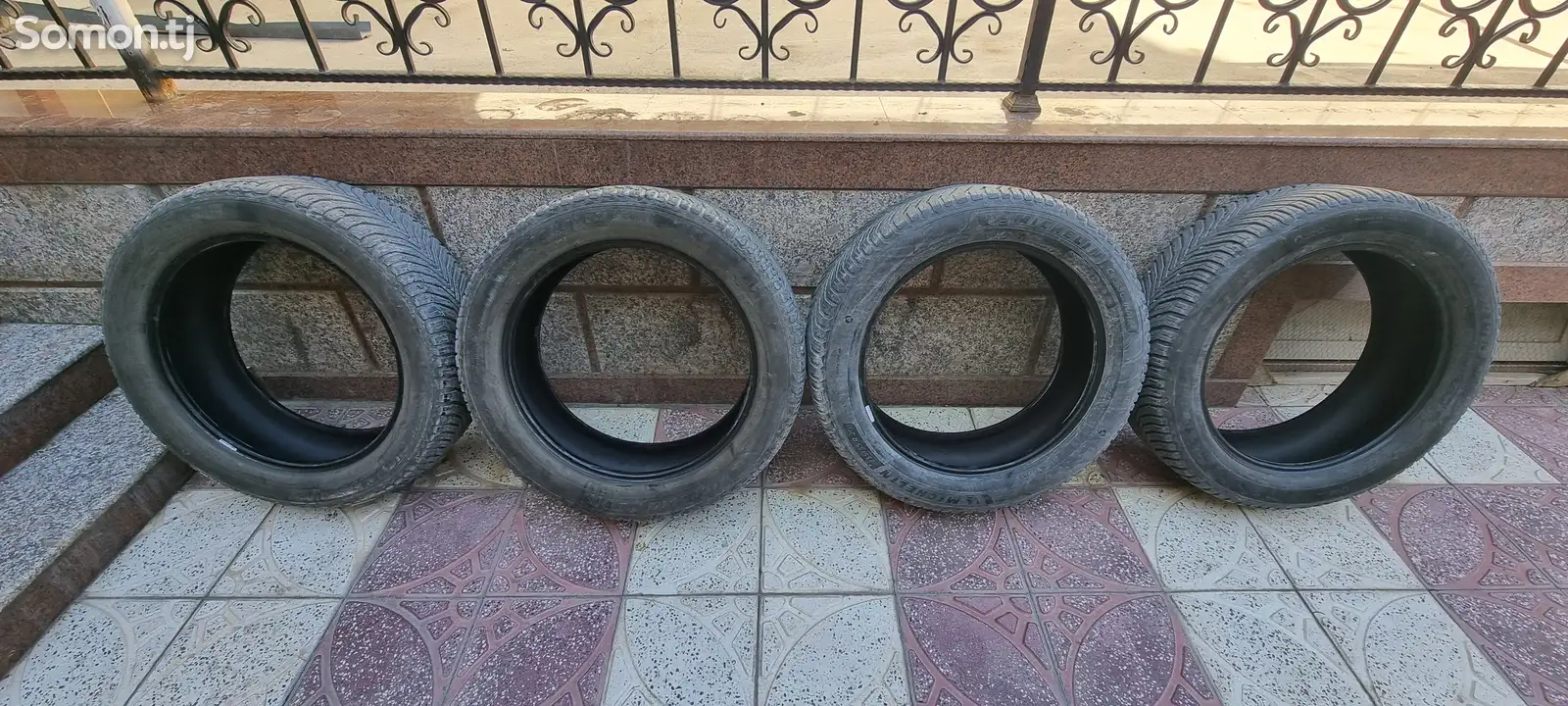 Покрышки R20 Michelin-1