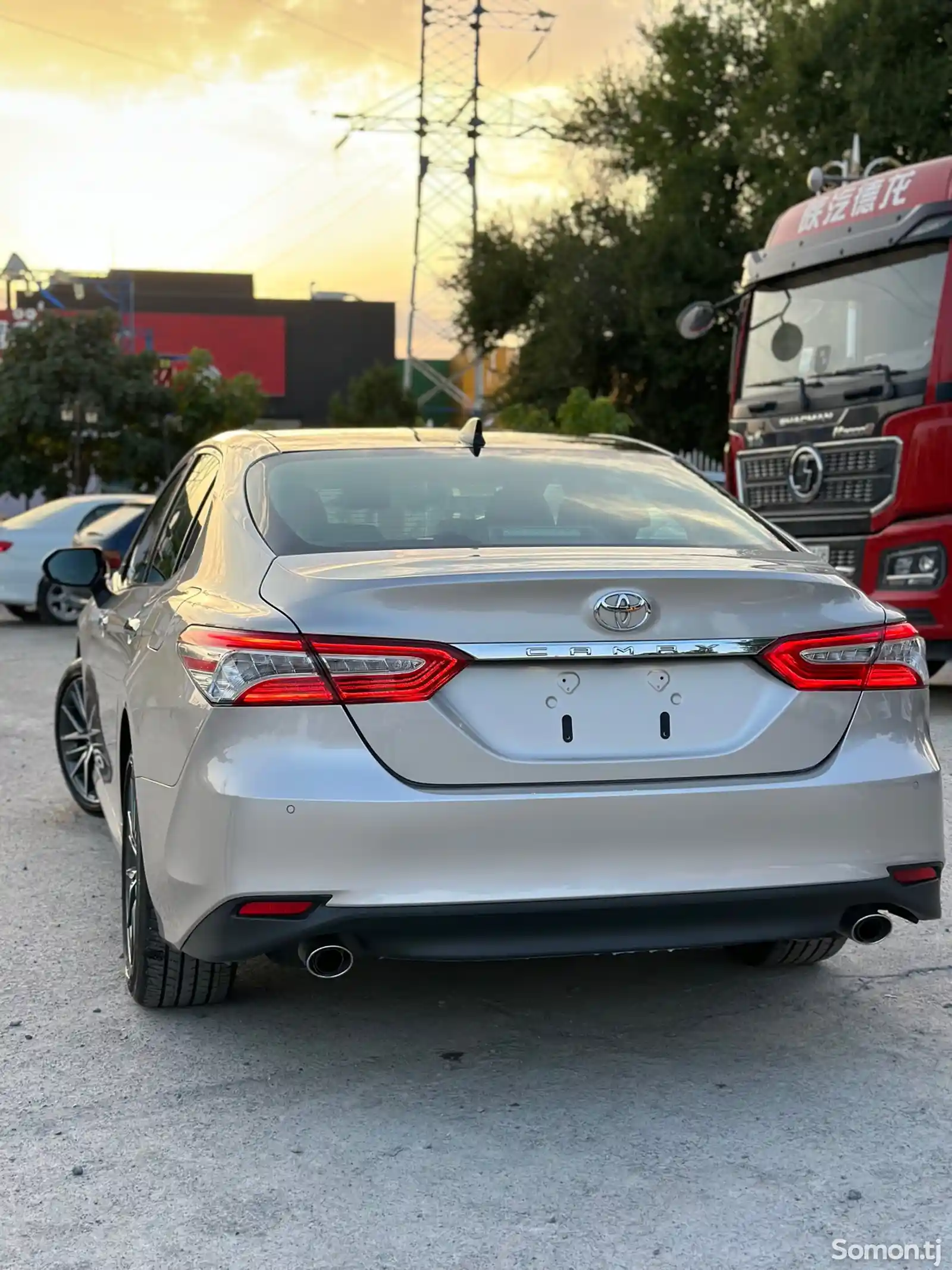 Toyota Camry, 2023-10