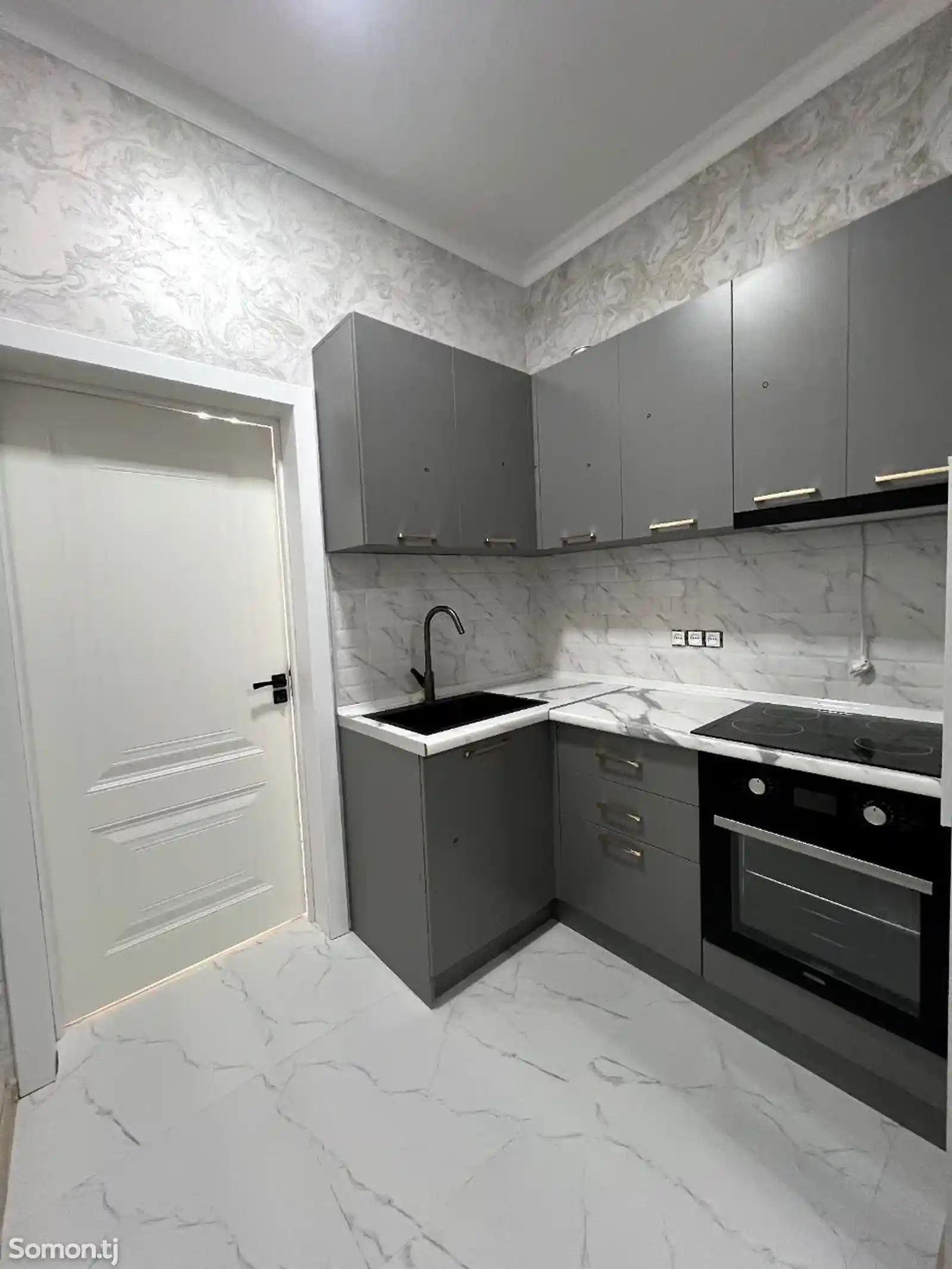 3-комн. квартира, 16 этаж, 98 м², Шохмансур-9