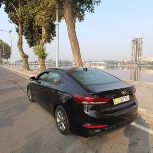 Hyundai Elantra, 2017