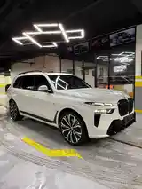 BMW X7, 2023-4