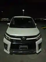 Toyota Voxy, 2015-9