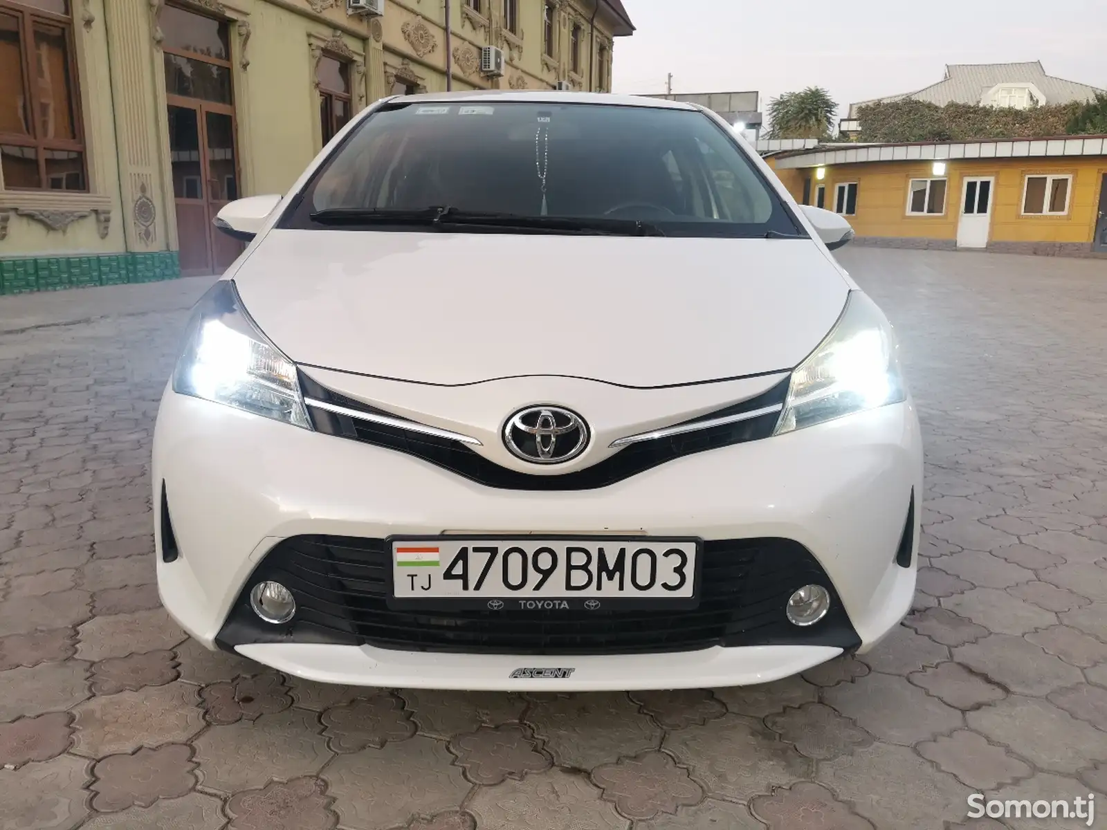 Toyota Vitz, 2015-4