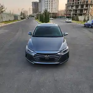 Hyundai Elantra, 2017