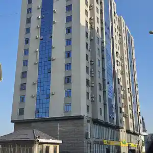 3-комн. квартира, 14 этаж, 138 м², Ашан