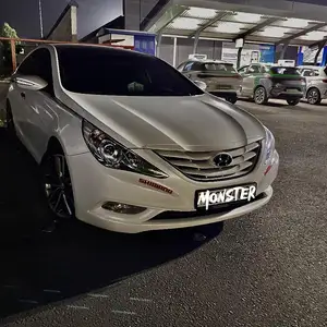 Hyundai Sonata, 2011