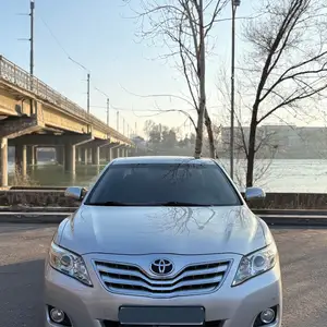 Toyota Camry, 2010