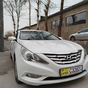 Hyundai Sonata, 2011