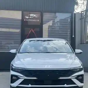 Hyundai Elantra, 2024