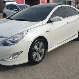 Hyundai Sonata, 2013