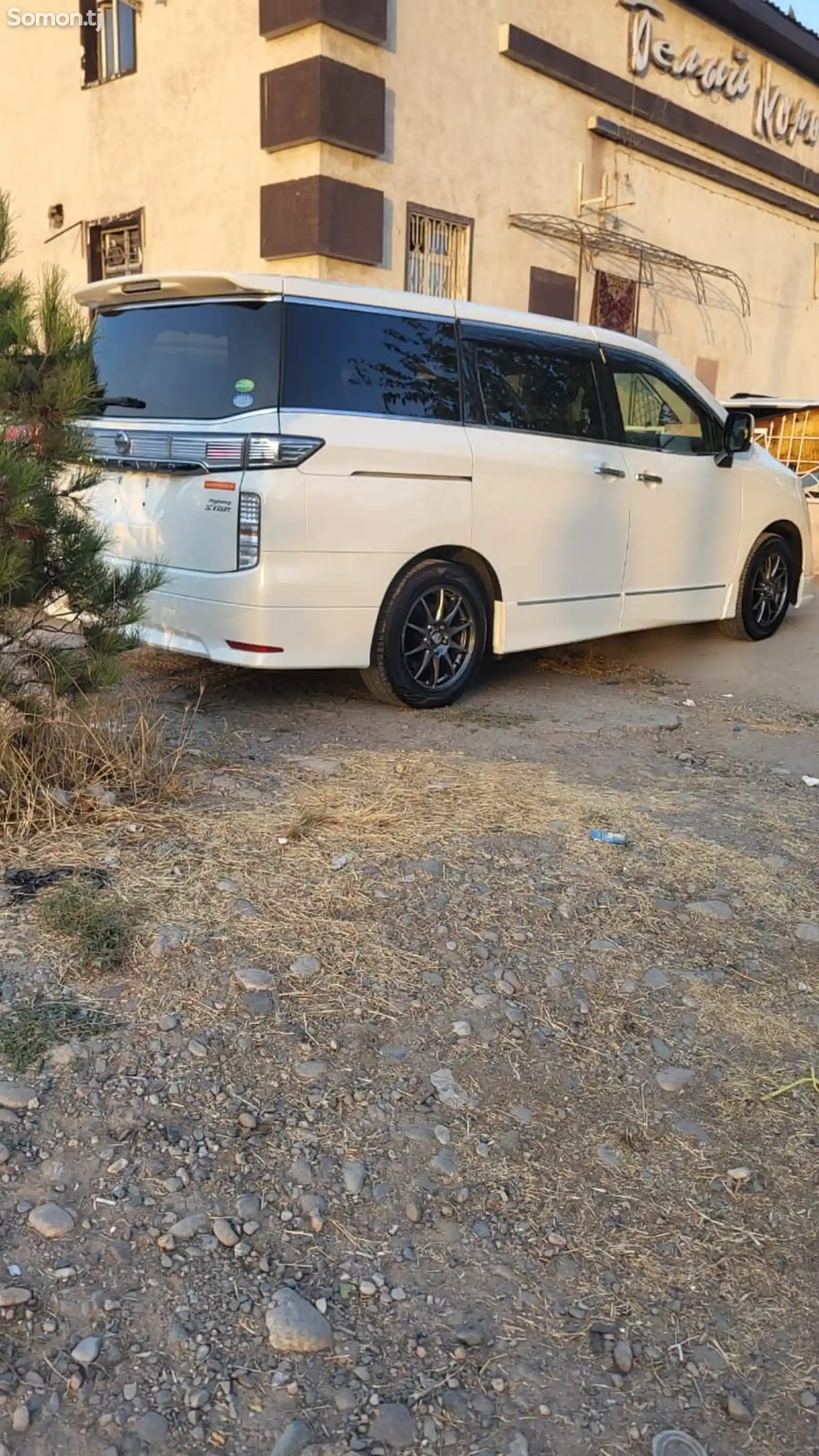 Nissan Elgrand, 2015-5