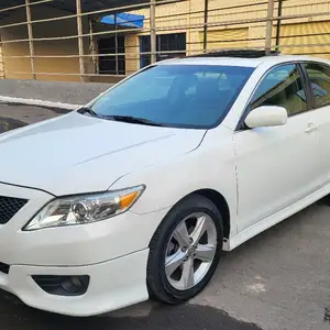 Toyota Camry, 2011