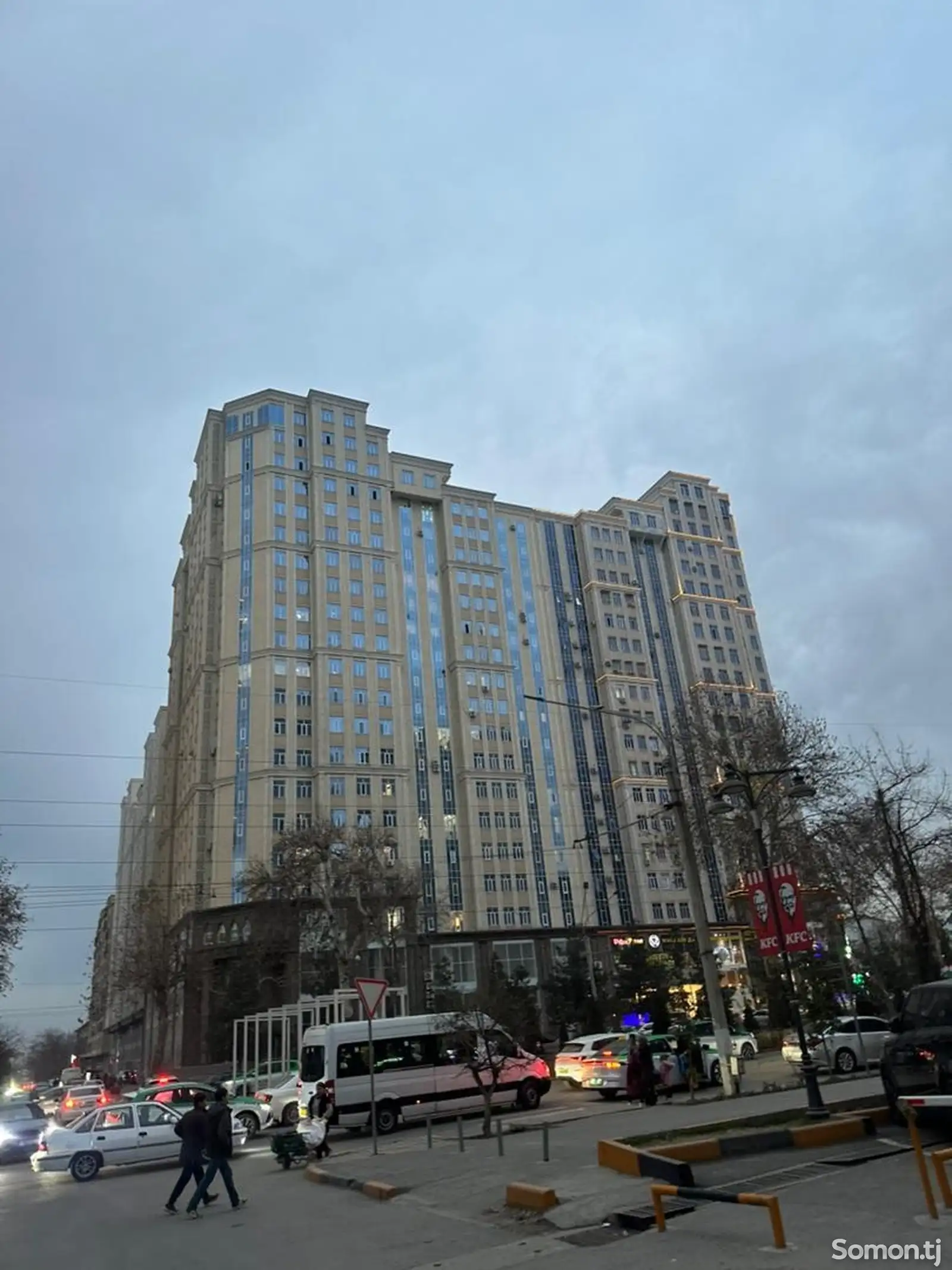 3-комн. квартира, 14 этаж, 109 м², Цирк-1