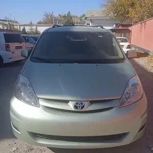 Toyota Sienna, 2007