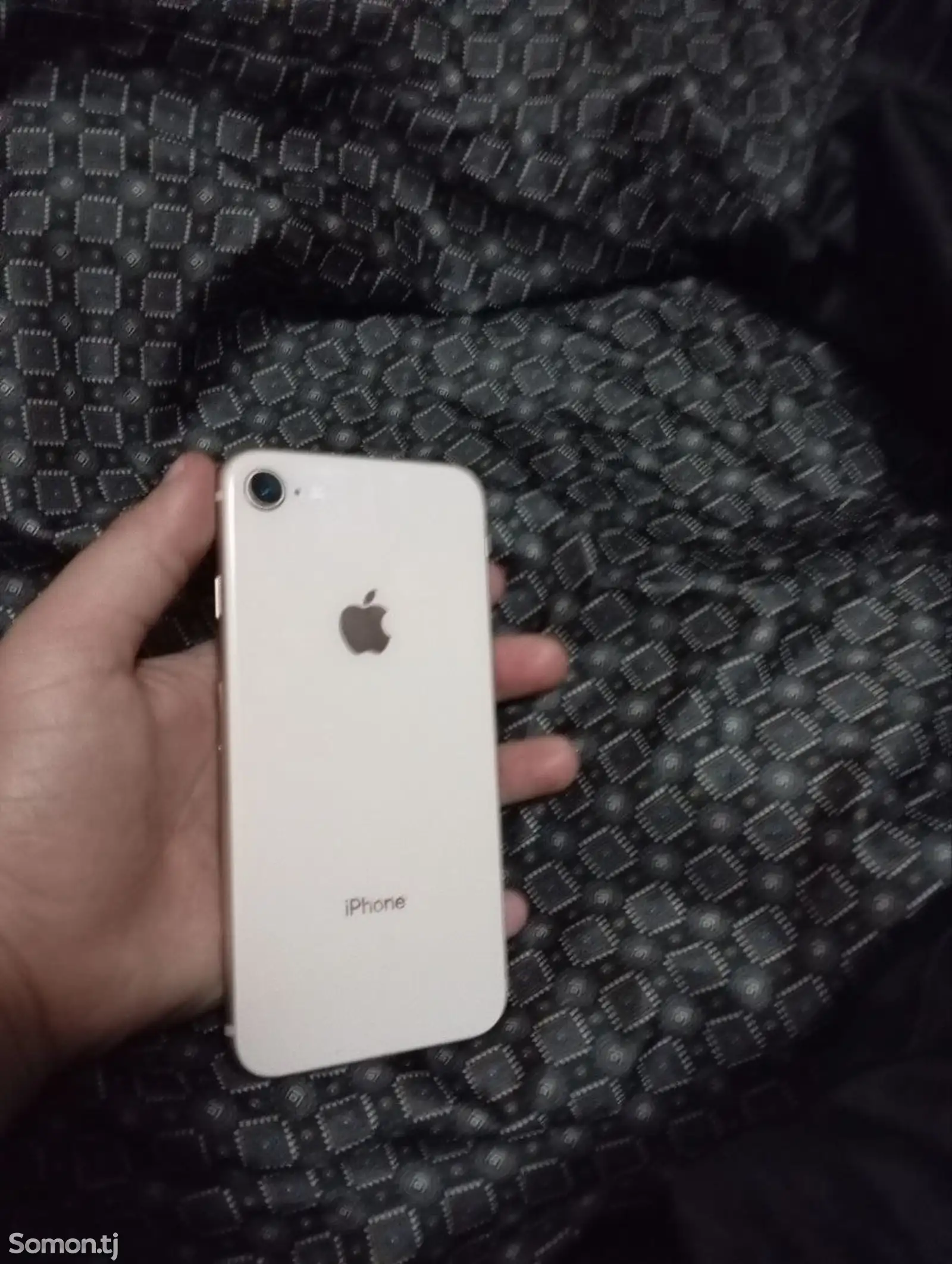 Apple iPhone 8, 64 gb, Gold-1