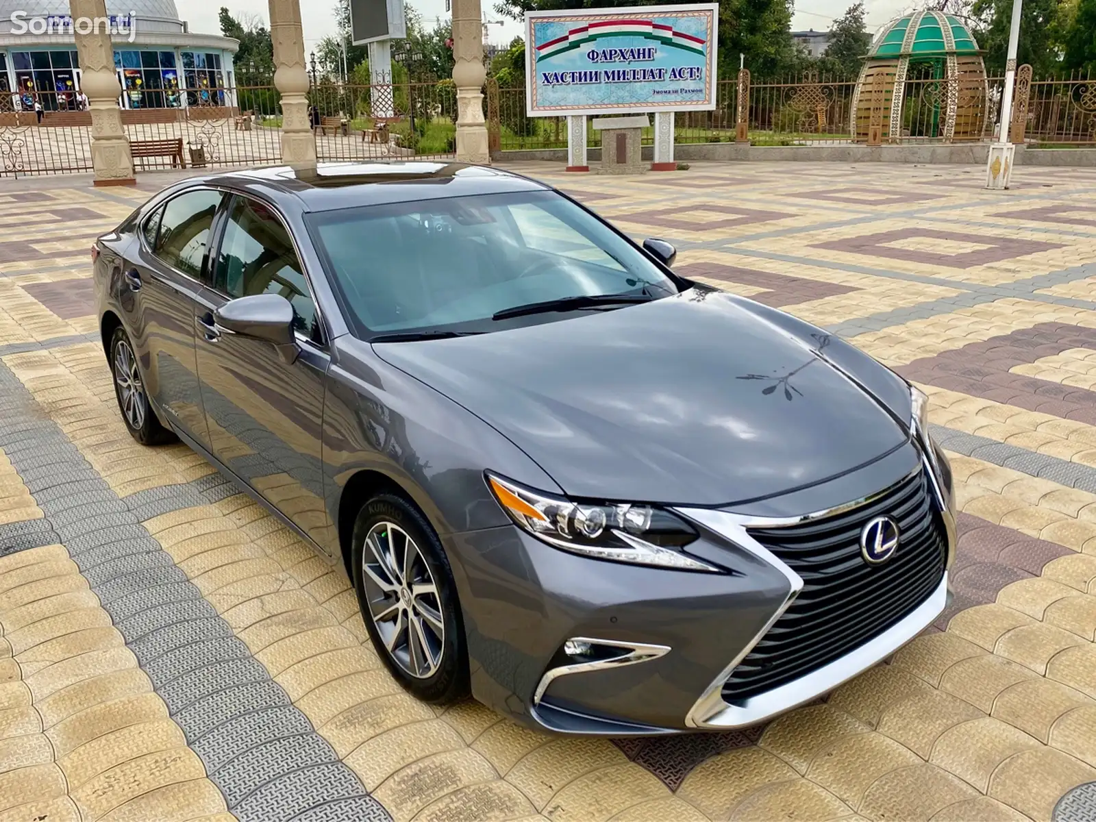 Lexus ES series, 2017-1