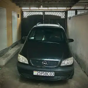 Opel Zafira, 2000