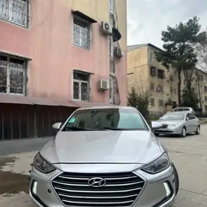 Hyundai Elantra, 2017