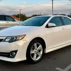 Toyota Camry, 2012