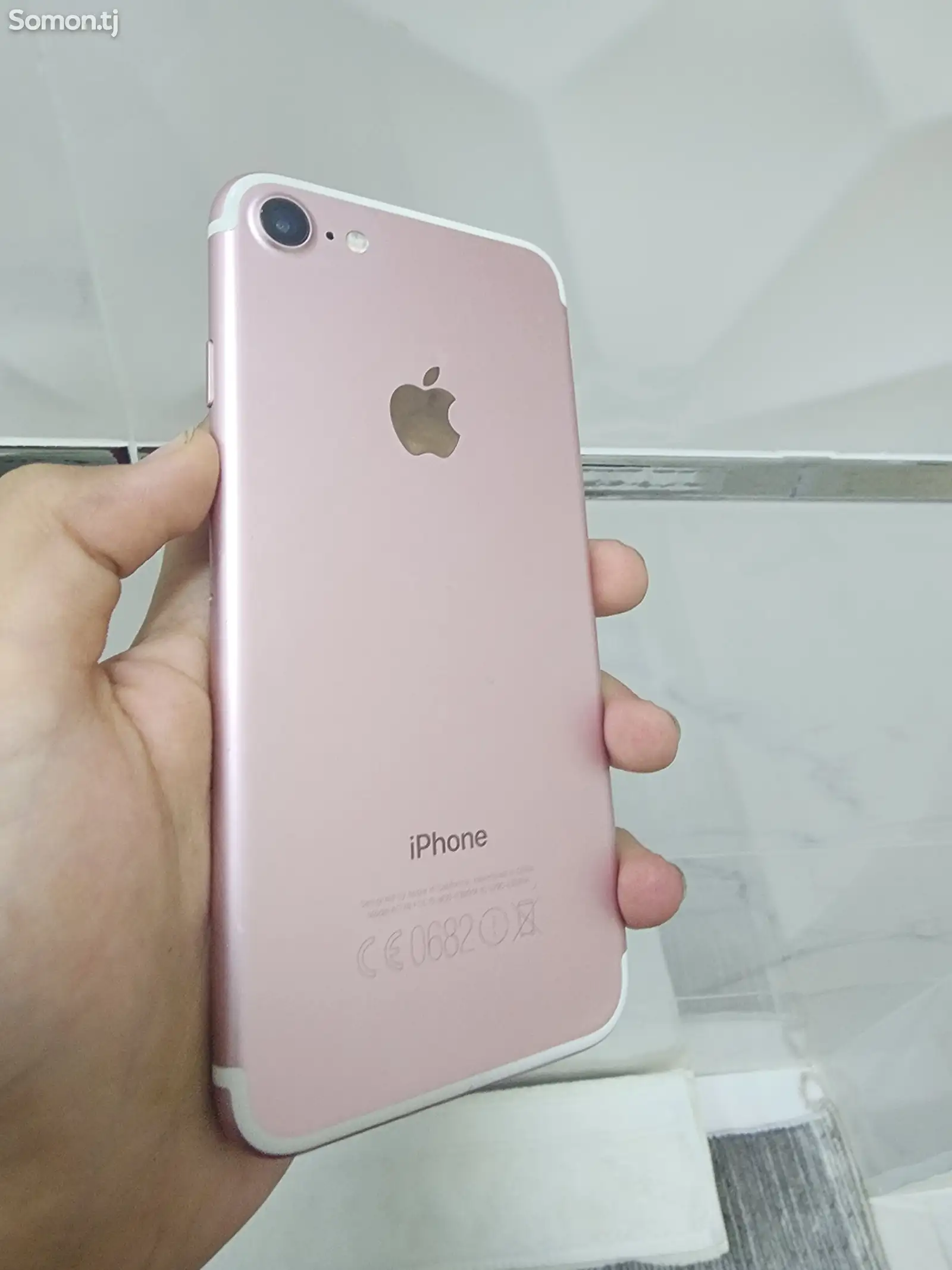 Apple iPhone 7, 32 gb-1