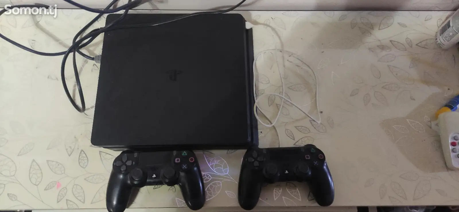 Игровая приставка Sony PlayStation 4 slim-1