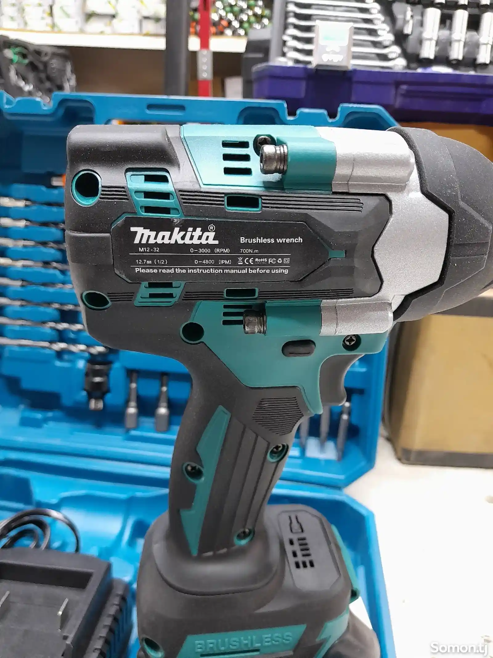 Аккумуляторный гайковёрт Makita-3