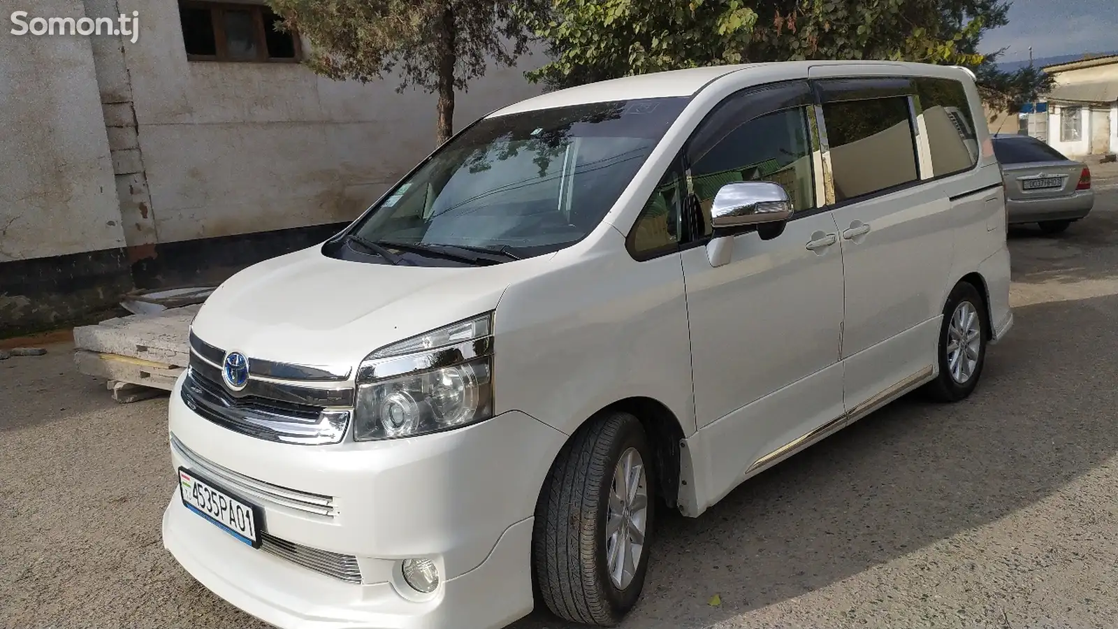 Toyota Voxy, 2009-1