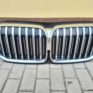 Решетка радиатора от BMW G12 7series