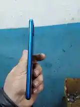 Телефон Realme-4