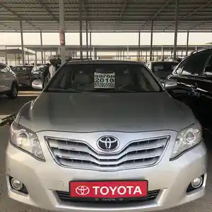 Toyota Camry, 2010