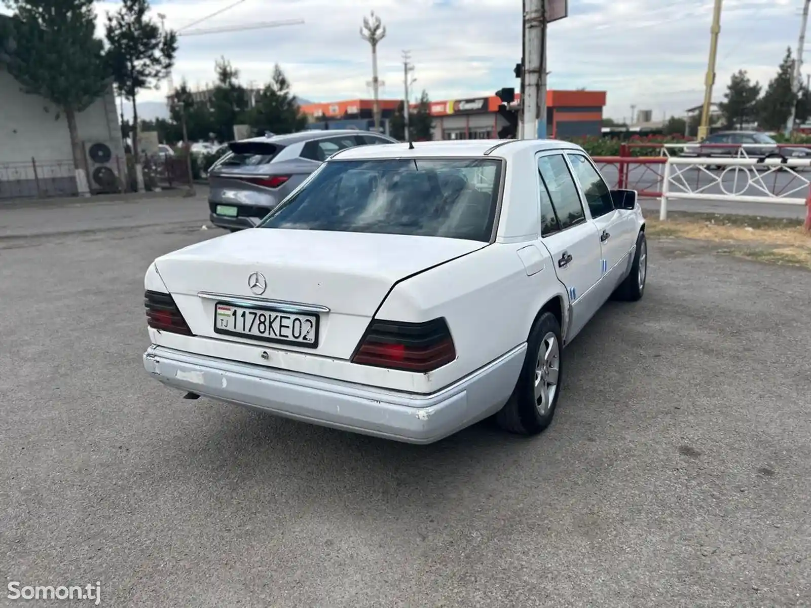 Mercedes-Benz W124, 1993-6