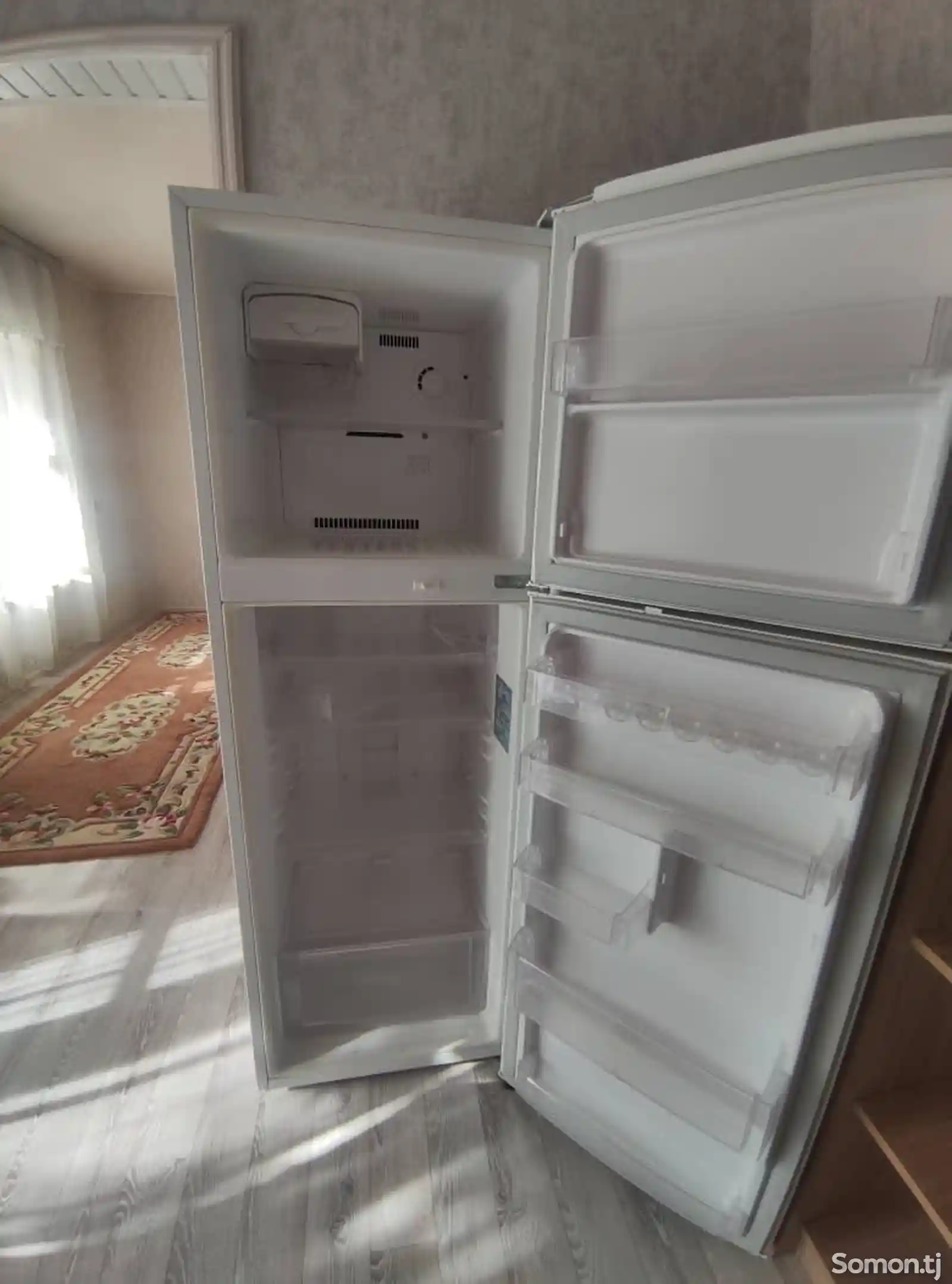 Двухкамерный холодильник-1