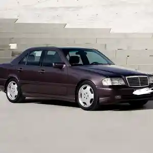 Лобовое стекло от Mercedes-Benz